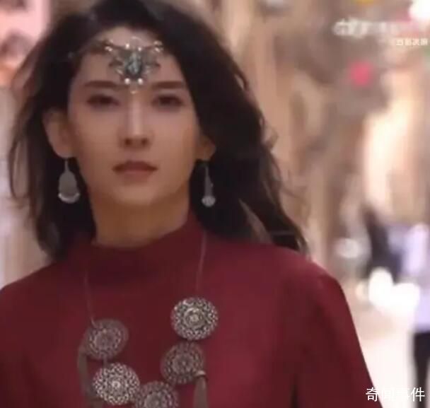 女子拍視頻宣傳家鄉因高顏值走紅 吸引了廣大網友關注