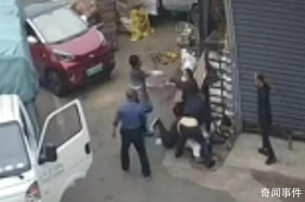 父子遭群毆還手被拘 警方認(rèn)定互毆