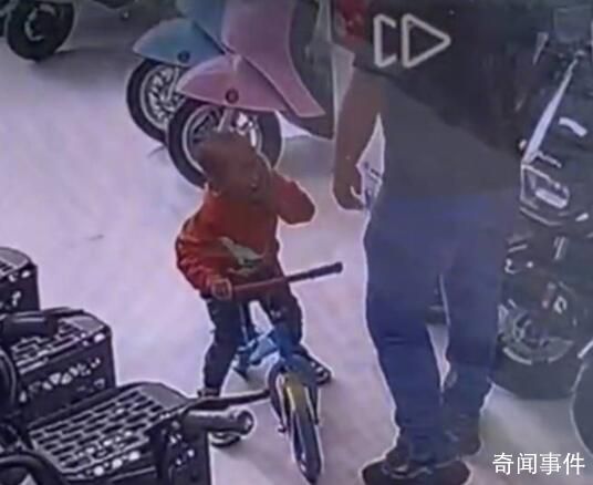 男子無(wú)故扇2歲幼童耳光拒不道歉 辯稱是開玩笑