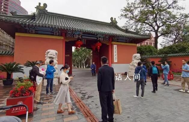 高校限制入校 催生黃牛倒賣“門票”