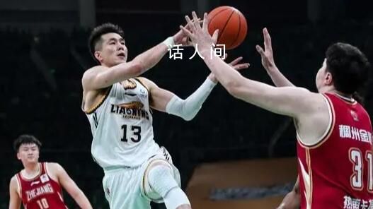 遼寧男籃衛(wèi)冕CBA冠軍 姚明頒獎(jiǎng)