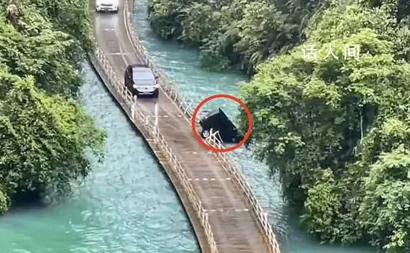 恩施網(wǎng)紅浮橋曾放話可過坦克 且有應(yīng)急預(yù)案