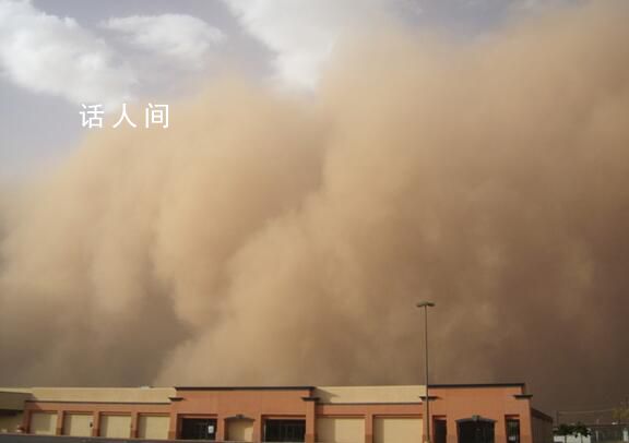 實拍內蒙古沙塵暴:如巨型“沙墻”