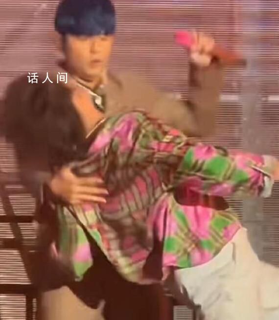 周杰倫好像被舞伴碰瓷 這件事引發(fā)了網(wǎng)友的熱議