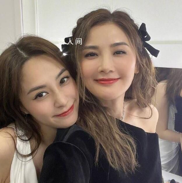 鐘欣潼蔡卓妍紀念Twins22周年 經紀人霍汶希送祝福