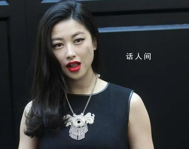 朱珠追著去跟許靖韻道別 沒有任何猶豫就追出去了