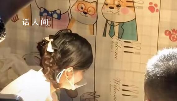 狗頭蘿莉賣煎餅被當面辱罵 警方回應