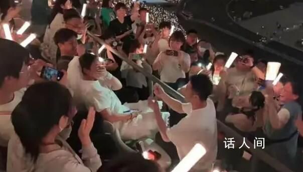 五月天現場多人求婚 歌迷吐槽被打擾