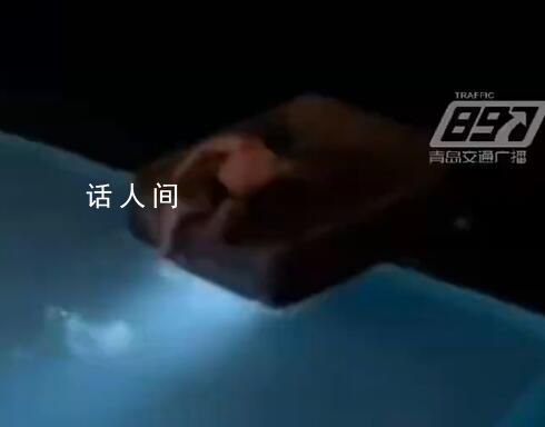 男子無邊泳池坐漂浮床險跌入山谷 視頻引發網友關注