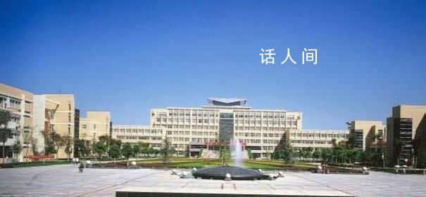 如何吸引男生注意?高校講座引爭(zhēng)議