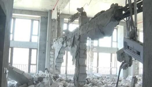 業(yè)主買42套房欲全打通 被責令停工