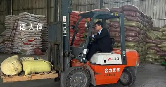 瓜子廠老板停生產線幫忙烘干麥子 麥子收回來我來想辦法烘干