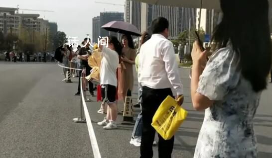 考點聽力設備故障 僅對部分考生重播