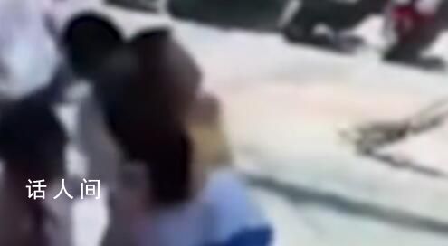 男孩遭同學緊勒脖拖行,警方:嬉鬧