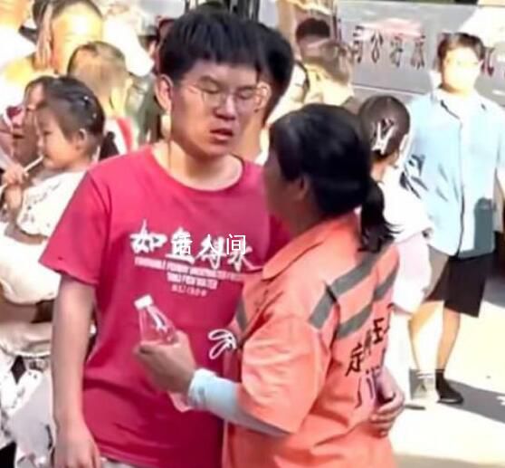 看哭網友的高考生暑期想打工 早日自立減輕家庭壓力