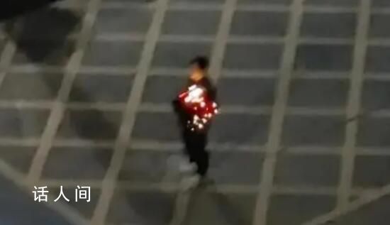 男生表白遭拒 大喊對方是“女同”