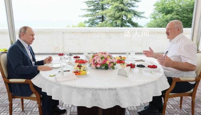 普京感謝盧卡申科 盧卡申科向普京介紹與普里戈任談判的情況