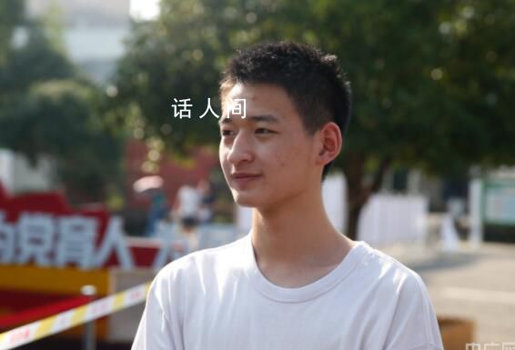 清華也向敬禮娃娃郎錚伸出橄欖枝 曾拒絕很多外界合作邀請