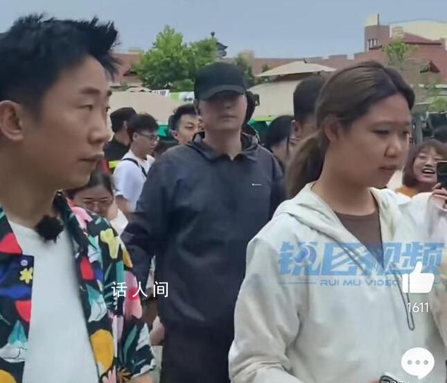 楊迪工作人員開道被懟 隔著屏幕都感受到現場的尷尬了