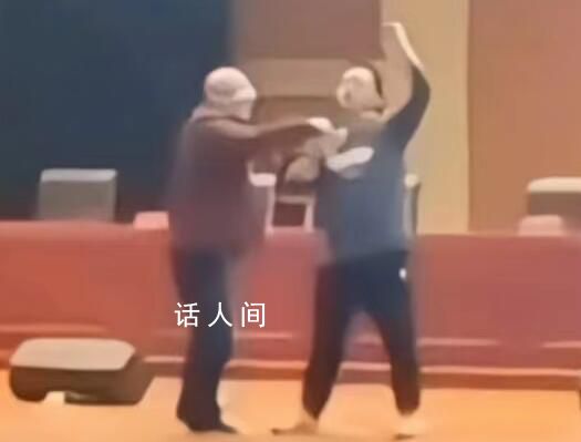 搶教授話筒學(xué)生高考600多分 并非網(wǎng)傳387分