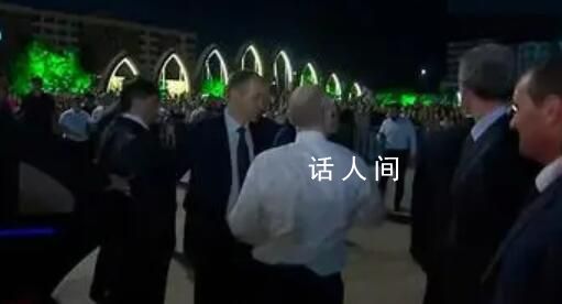 普京現(xiàn)身達吉斯坦共和國街頭 受到熱烈歡迎