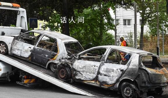 法國馬賽最大圖書館被燒毀 全法在一夜間有2000輛汽車被燒毀