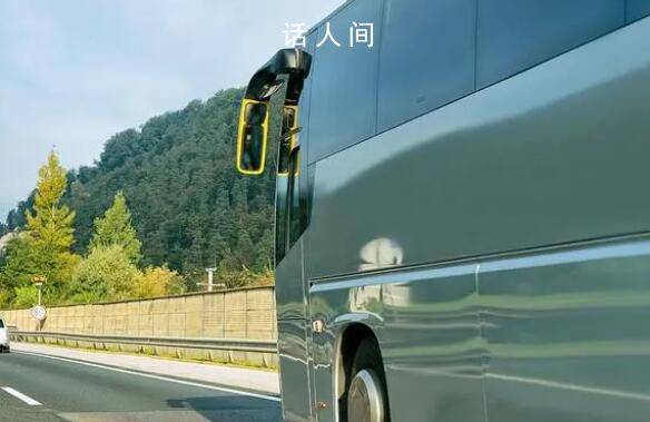 載客18人中巴被落石砸中 6人遇難