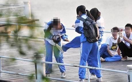 女生遭8名未成年人欺凌 2人被刑拘