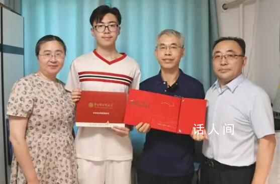 國科大錄取通知書含7顆大豆 在新生心中種下一顆科學的種子