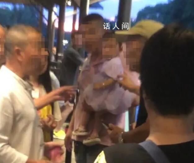 未滿1歲嬰兒景區坐船被要求買票 回應:正在調查