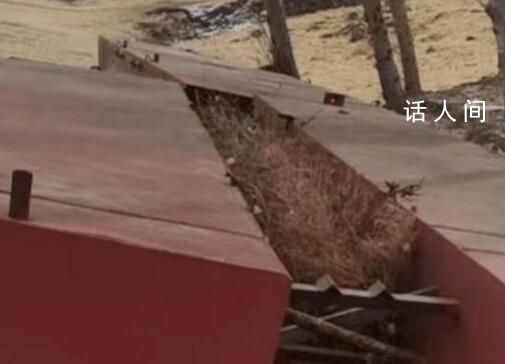 民警稱私搭浮橋當事人收了30萬 為何被定為尋釁滋事