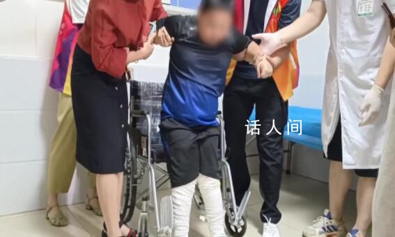 9歲馬蹄足男孩術后站起來了 感動了許多網友