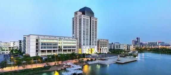 本科生應聘工廠遭爽約:被嫌學歷高