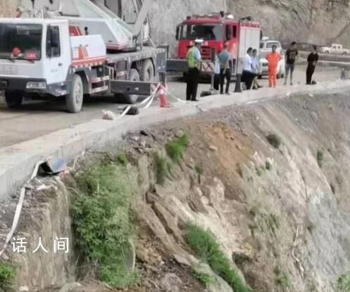 車輛墜江致5死 家屬質疑路段無護欄