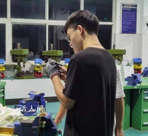 杭州高職小伙一畢業(yè)被開18萬年薪 對自己的未來充滿信心