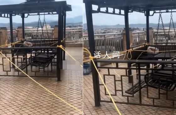 居民擔(dān)心涼亭被吹走將其拴水泥柱上 以防止被臺(tái)風(fēng)吹走