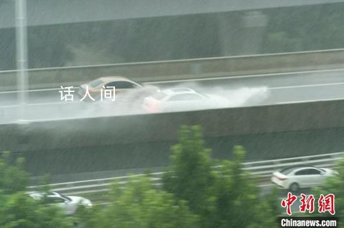 河南遭新一輪暴雨襲擊 新鄉已積水漫路