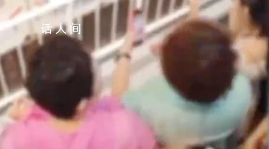 西安兩大媽參觀兵馬俑時互吐口水 直到安保人員前來勸阻才冷靜下來