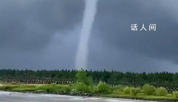 上海出現(xiàn)龍卷風(fēng)風(fēng)柱直穿云層 目前暫無財(cái)產(chǎn)損失報(bào)告