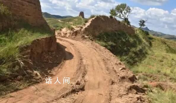 明代三十二長城遭攔腰“斬斷” 長城部分墻體近日卻遭到嚴重破壞