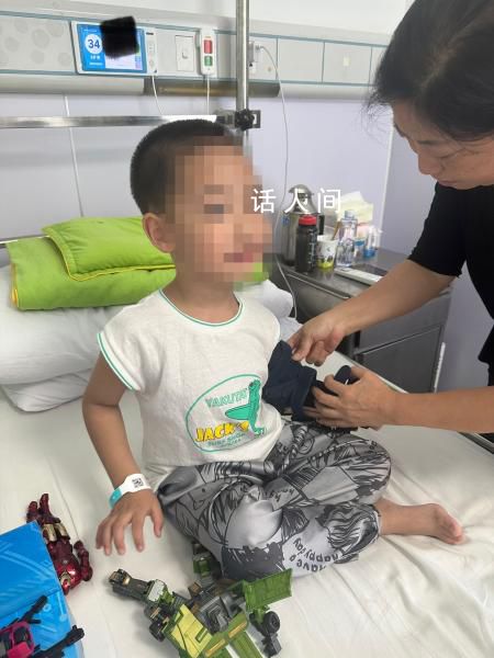 男童撐傘從26樓跳下后生還 雨傘真能當(dāng)降落傘用嗎