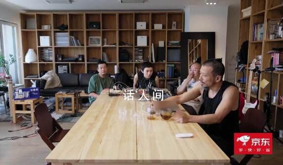 龍寬九段時(shí)隔十八年再合作 合體演唱《胃在燒》