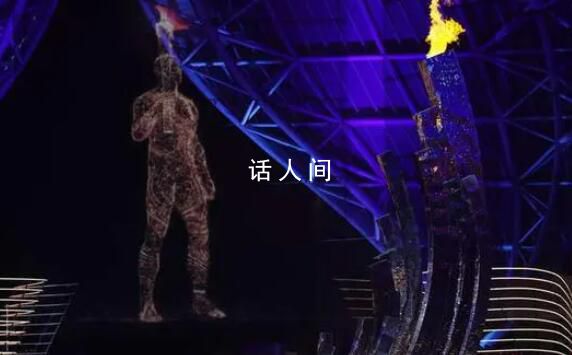 亞運(yùn)會(huì)開(kāi)幕式 游泳運(yùn)動(dòng)員汪順與由上億名數(shù)字火炬手組成的數(shù)字人