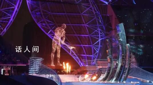 汪順和數字人點燃主火炬 科技和創意拉滿