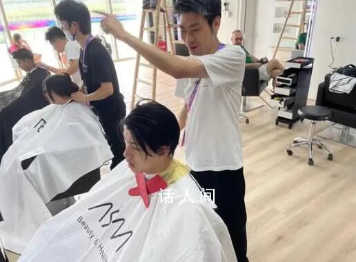 費立緯賽后真的去剪頭發了 被媽媽吐槽頭發長