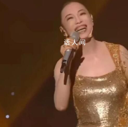 黃綺珊中秋唱《向云端》跑調 實在是太尷尬了