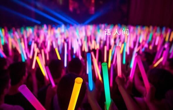 周杰倫唱了《倒帶》 隨后全場大合唱