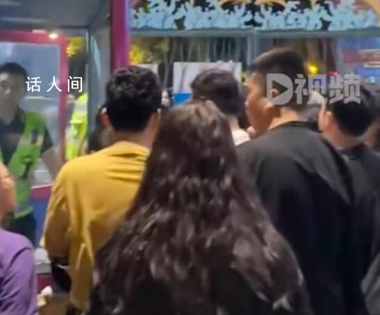 武漢歡樂谷游客高呼退票 只賣票不管理秩序引游客不滿