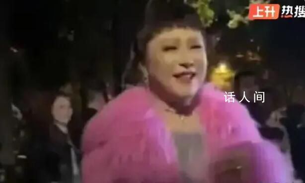 網友擔心向佐偶遇山寨版向太 上海萬圣節明星cos大聚集