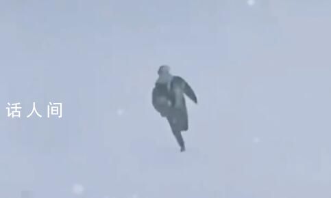 南方同學第一次看到大雪能多激動?邊跑變跳徹底放飛